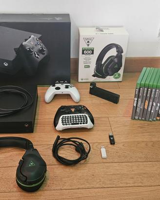 Xbox One X 1TB  + accessori e giochi