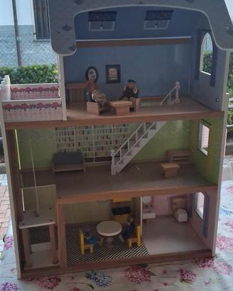 casetta per le bambole in legno