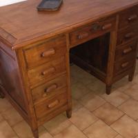 Scrivania vintage in legno