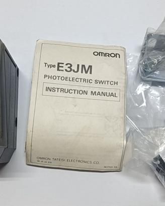 Interruttore Sensore Fotoelettrico Omron E3JM-R4M4