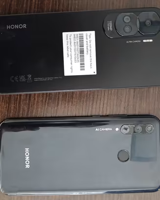 coppia di smartphone honor