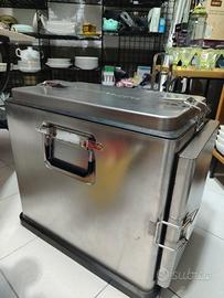 Contenitore termico per alimenti