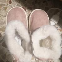 paio di scarpe imbottite 