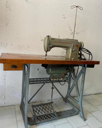 Macchina da cucire vintage PFAFF
