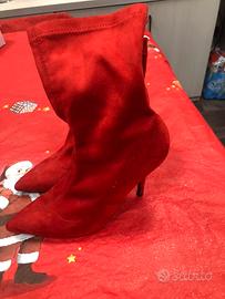 Stivaletti rossi in camoscio