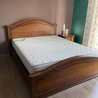 Camera da letto in legno massello