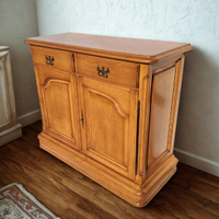 Credenza in Noce Massello anni ’80 – Restaurata