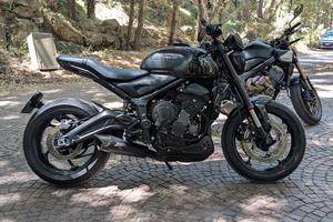 Triumph Trident 660 full black 9100km 