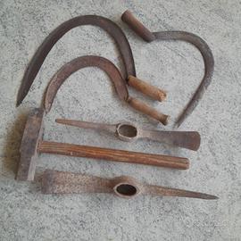 vecchi attrezzi di campagna vintage
