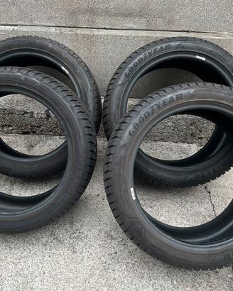 Pneumatici inv. Goodyear Ultragrip Perf R19 al 90%