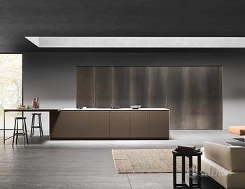 Cucina con dispensa complanare | L. 300cm