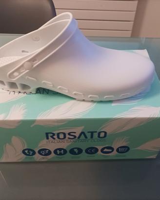 Zoccoli sanitari unisex bianche