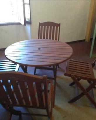 TAVOLO GIARDINO/ CASA IN LEGNO PESANE