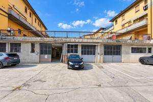 Immobile di 200 m² con 2 locali a Cellatica