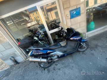 Moto Honda silver wing 400