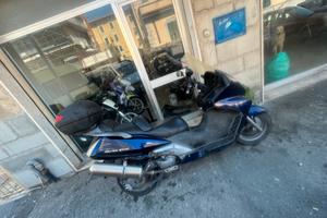 Moto Honda silver wing 400