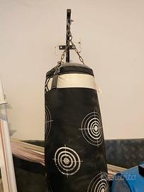 Sacco da Boxe Domyos 30 kg + Supporto a Parete
