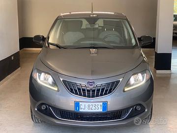 Lancia Ypsilon 1.0 FireFly 5 porte S&S Hybrid Silv