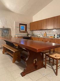 Tavolo artigianale in legno massello