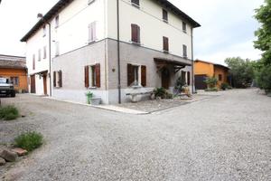 VILLA SINGOLA A CALDERARA DI RENO