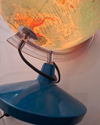 Mappamondo con luce 