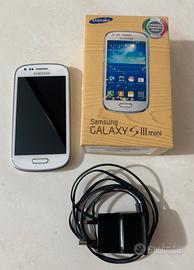 Cellulare “Samsung Galaxy S III mini”