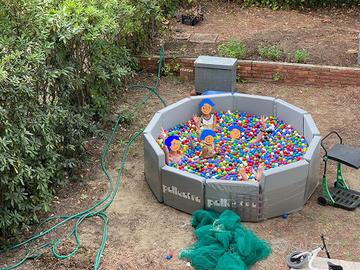 Piscina con palline tonda grande 2,5 metri