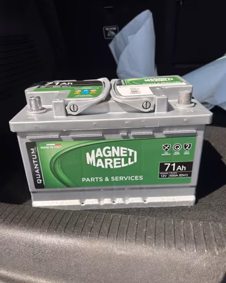 batteria auto 71Ah magneti mirelli nuova