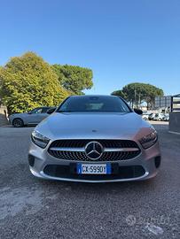 MERCEDES CLASSE A180 SEDAN