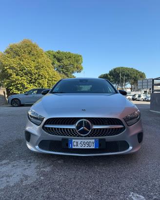 MERCEDES CLASSE A180 SEDAN