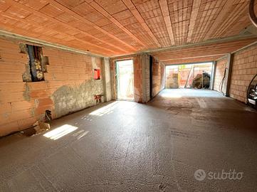 VILLA A SCHIERA D'ANGOLO A BUTTAPIETRA