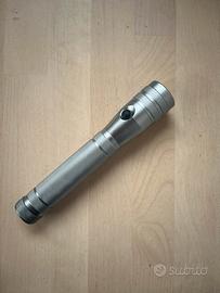 Torcia LED ricaricabile