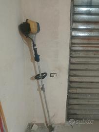 Decespugliatore a miscela 