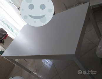 Tavolo + armadio+ comodino