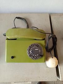 3 telefoni vintage