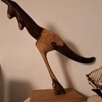 canguro in legno