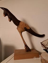 canguro in legno