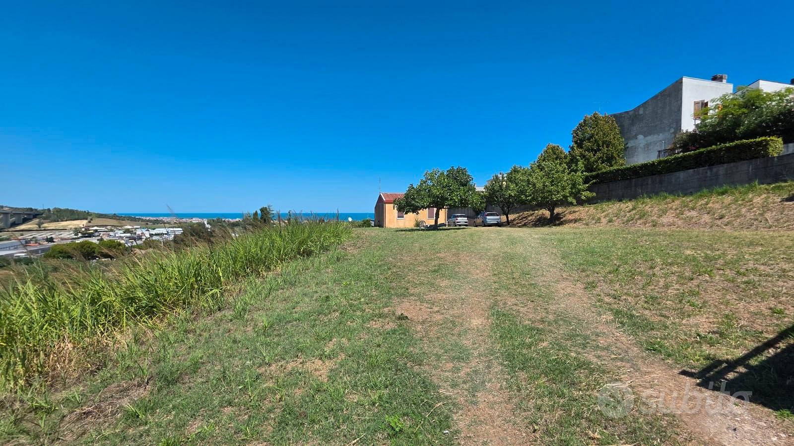 Terreno edificabile 2200 mq+abitazione 55 mq - Vista 2