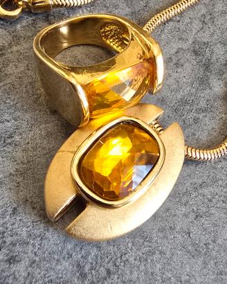 Set Collana e Anello Dorati con Pietra Ambra