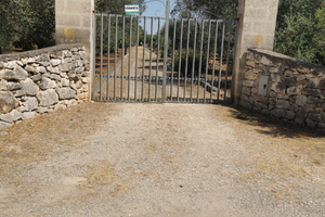 Terreno con deposito