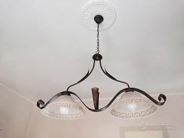 Lampadario in ferro battuto