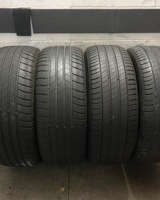 Gomme 215/55/17