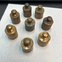 Lotto 8 pesi per bilancia in ottone 50 grammi