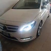 Classe B 180 con motore mercedes