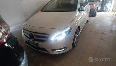 Classe B 180 con motore mercedes