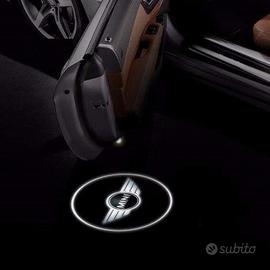 Luce Di Benvenuto Auto Personalizzata - Proiezione Rotante Con Logo, Sensore IR, 4 Pezzi - Foto 10