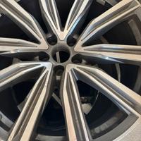 Cerchio in lega Audi Q8