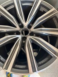 Cerchio in lega Audi Q8