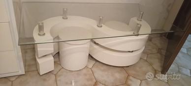 Camera da letto più tavolino da soggiorno con puff