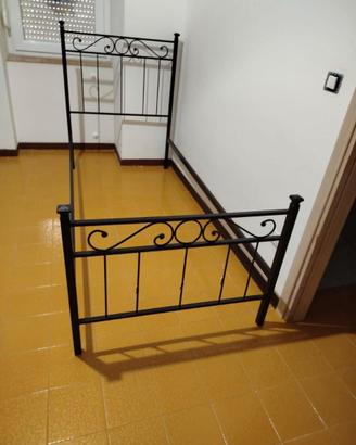 Struttura letto singolo e materasso